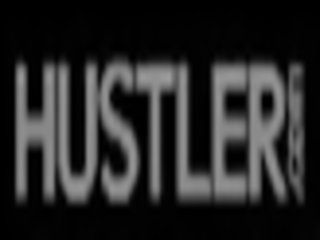 Hustler: superior rubia consigue golpeado con un grande correa en manhood