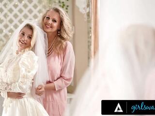 Girlsway קוגר ג'וליה אן זיונים bride-to-be קרוליינה. | xhamster