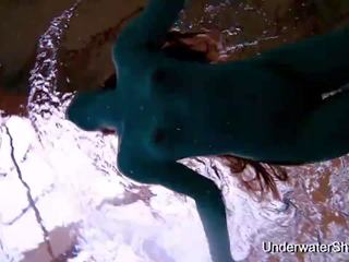 Extraordinary gelembung bokongé rumaja simonna underwater, xxx film 02