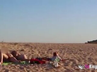 افتضاحي زوجان يبدو إلى bulls في ال شاطئ: جنس فيلم 45 | xhamster