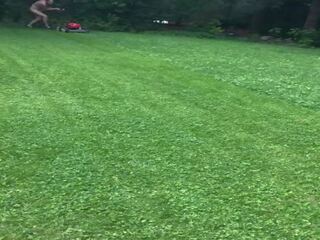 Mowing çim çıplak: ücretsiz çıplak kadın içinde sarılı kaza erişkin video klips | xhamster