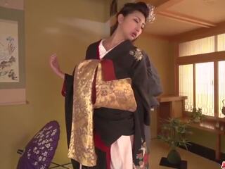 Inang kaakit-akit tumatagal pababa kanya kimono para a malaki titi: Libre hd x sa turing pelikula 9f