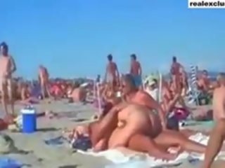 Verejnosť nahé pláž kto hojdá sex video v leto 2015