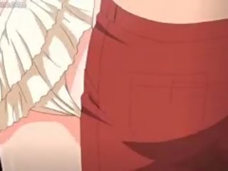 Duży meloned anime dostaje cipa wypełniony z sperma